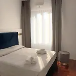 Oda ve Kahvaltı B&bari, Via Crollalanza - Le Di Aurelia